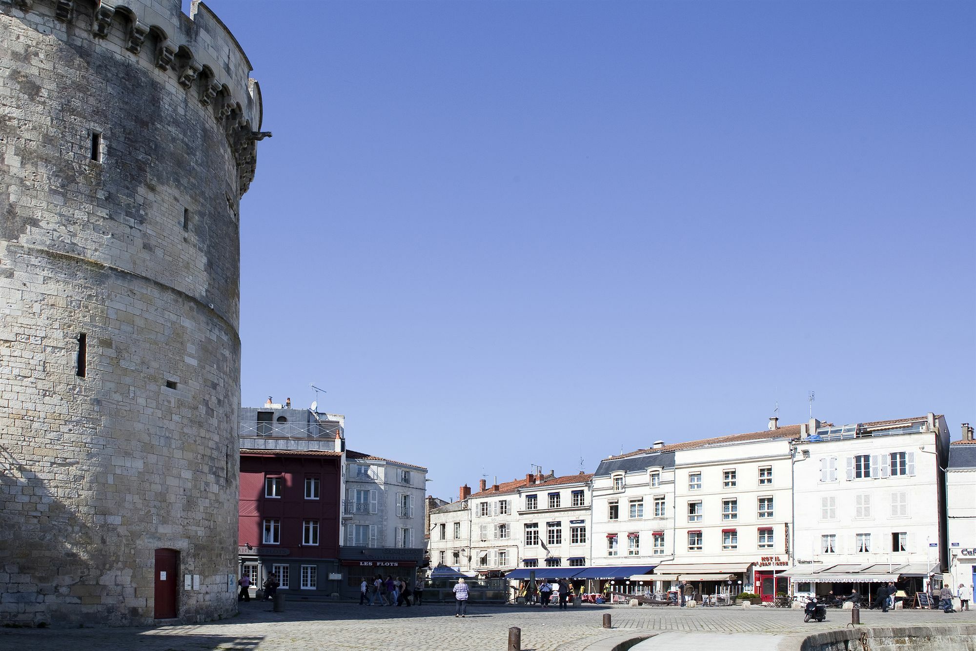 Maisons Du Monde Hotel & Suites - La Rochelle Vieux Port Exterior photo