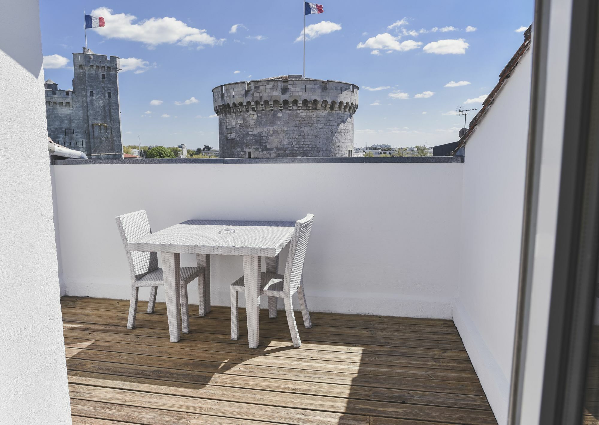 Maisons Du Monde Hotel & Suites - La Rochelle Vieux Port Exterior photo